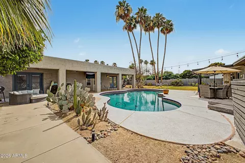 Exterior - 333 E Deepdale Rd, Phoenix, AZ 85022 photo 3 of 12