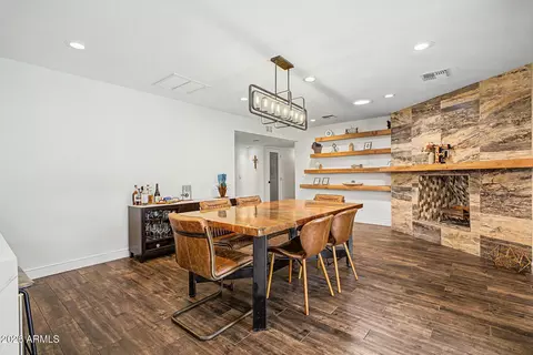 Dining - 333 E Deepdale Rd, Phoenix, AZ 85022 photo 2 of 2