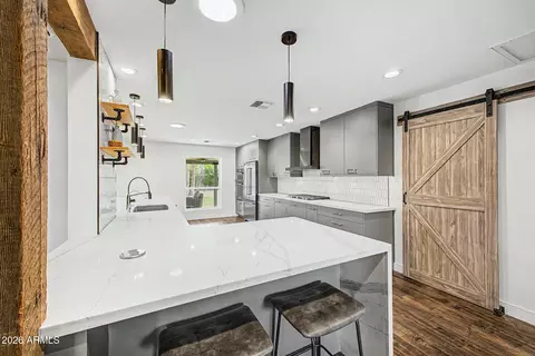 Kitchen - 333 E Deepdale Rd, Phoenix, AZ 85022 photo 3 of 7