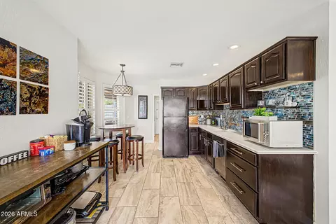 Kitchen - 333 E Deepdale Rd, Phoenix, AZ 85022 photo 7 of 7