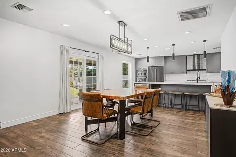 Dining - 333 E Deepdale Rd, Phoenix, AZ 85022 photo 1 of 2
