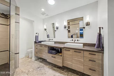 Bath - 333 E Deepdale Rd, Phoenix, AZ 85022 photo 2 of 7