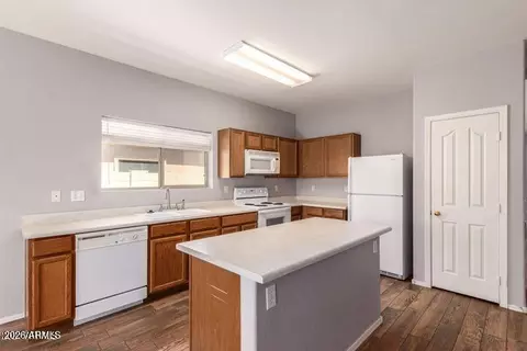Kitchen - 3564 E Santa Fe Ln, Gilbert, AZ 85297 photo 1 of 3