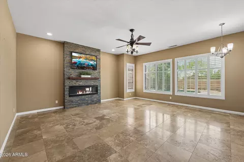 Living - 4511 E Swilling Rd, Phoenix, AZ 85050 photo 2 of 4