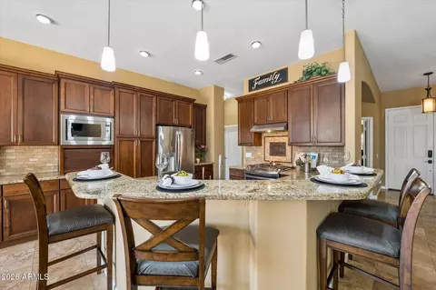 Kitchen - 4511 E Swilling Rd, Phoenix, AZ 85050 photo 2 of 4