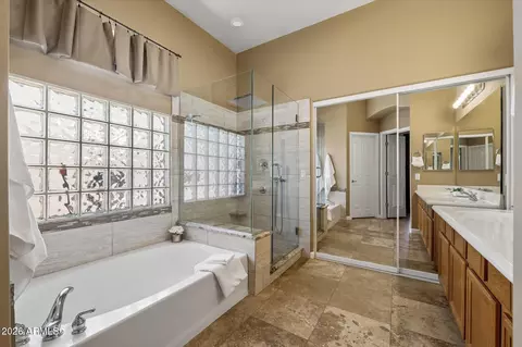 Bath - 4511 E Swilling Rd, Phoenix, AZ 85050 photo 2 of 3