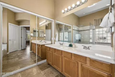 Bath - 4511 E Swilling Rd, Phoenix, AZ 85050 photo 1 of 3