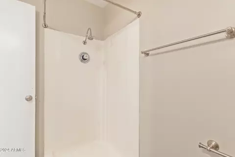 Bath - 616 N Matlock St, Mesa, AZ 85203 photo 4 of 5