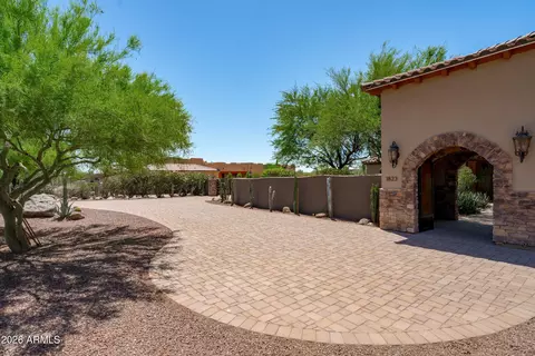 Exterior - 1823 W Maddock Rd, Phoenix, AZ 85086 photo 5 of 36