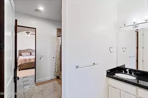 Bath - 1823 W Maddock Rd, Phoenix, AZ 85086 photo 5 of 11