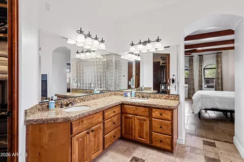 Bath - 1823 W Maddock Rd, Phoenix, AZ 85086 photo 2 of 11
