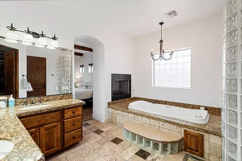 Bath - 1823 W Maddock Rd, Phoenix, AZ 85086 photo 1 of 11