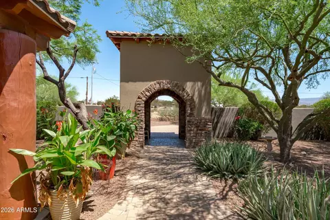 Exterior - 1823 W Maddock Rd, Phoenix, AZ 85086 photo 7 of 36