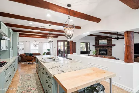 Kitchen - 1823 W Maddock Rd, Phoenix, AZ 85086 photo 6 of 13