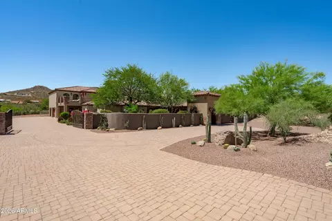 Exterior - 1823 W Maddock Rd, Phoenix, AZ 85086 photo 4 of 36