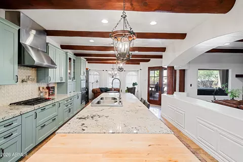 Kitchen - 1823 W Maddock Rd, Phoenix, AZ 85086 photo 5 of 13
