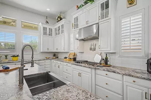 7701 S Barlow Dr, Gilbert, AZ 85298