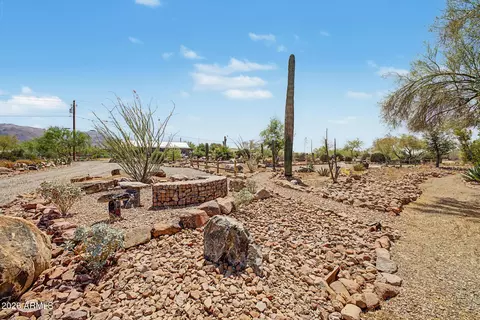 Exterior - 1502 S Prospectors Rd, Apache Junction, AZ 85119 photo 3 of 29