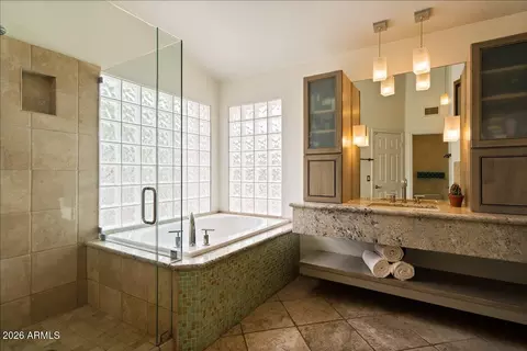 Bath - 1221 E Claire Dr, Phoenix, AZ 85022 photo 3 of 5