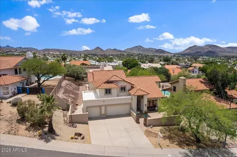 View/Area - 1221 E Claire Dr, Phoenix, AZ 85022 photo 4 of 7