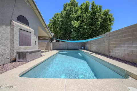 Exterior - 547 E Cathy Dr, Gilbert, AZ 85296 photo 3 of 4