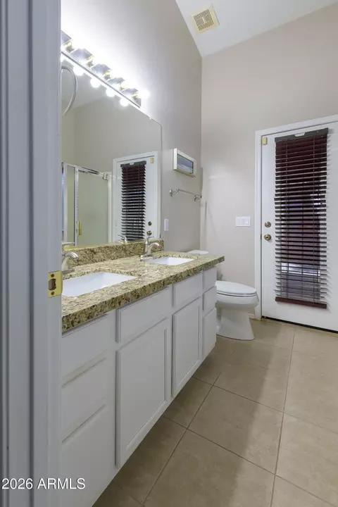 Bath - 547 E Cathy Dr, Gilbert, AZ 85296 photo 1 of 3