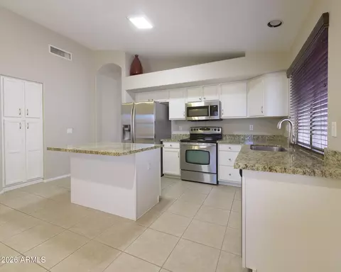 Kitchen - 547 E Cathy Dr, Gilbert, AZ 85296 photo 1 of 1