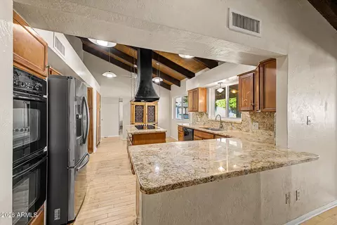 Kitchen - 601 W Augusta Ave, Phoenix, AZ 85021 photo 7 of 7