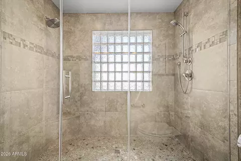 Bath - 601 W Augusta Ave, Phoenix, AZ 85021 photo 2 of 4