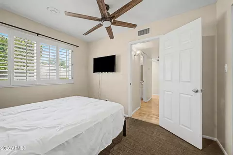 Bedroom - 601 W Augusta Ave, Phoenix, AZ 85021 photo 5 of 10
