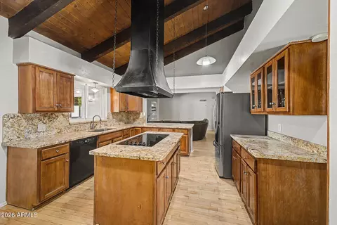 Kitchen - 601 W Augusta Ave, Phoenix, AZ 85021 photo 2 of 7