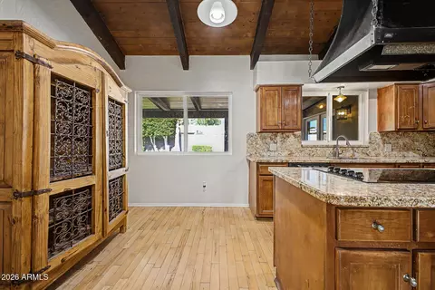 Kitchen - 601 W Augusta Ave, Phoenix, AZ 85021 photo 1 of 7