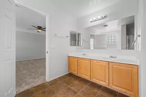 Bath - 3131 W Apollo Rd, Phoenix, AZ 85041 photo 3 of 3