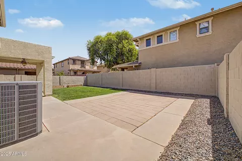Exterior - 1331 S Bridgegate Dr, Gilbert, AZ 85296 photo 5 of 7
