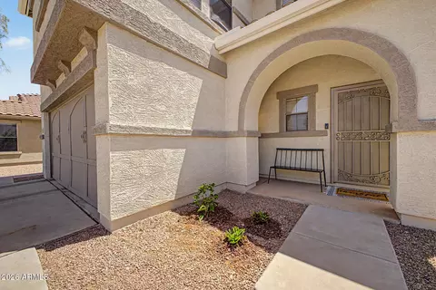 Exterior - 1331 S Bridgegate Dr, Gilbert, AZ 85296 photo 3 of 7