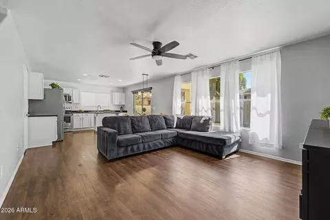 Living - 1331 S Bridgegate Dr, Gilbert, AZ 85296 photo 1 of 1