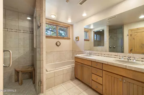 Bath - 1694 Elysian Ct, Flagstaff, AZ 86005 photo 2 of 6
