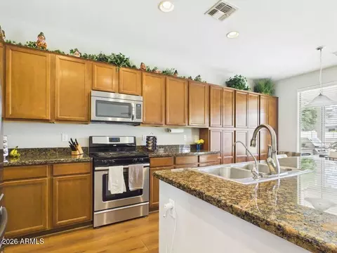 Kitchen - 2837 E Palmdale Ln, Gilbert, AZ 85298 photo 3 of 5