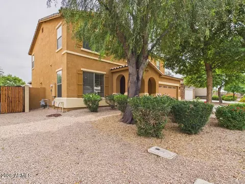 Exterior - 2837 E Palmdale Ln, Gilbert, AZ 85298 photo 2 of 10