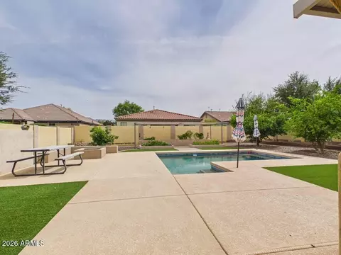 Exterior - 2837 E Palmdale Ln, Gilbert, AZ 85298 photo 4 of 10