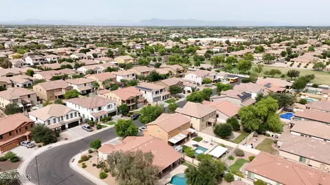 View/Area - 2837 E Palmdale Ln, Gilbert, AZ 85298 photo 2 of 5