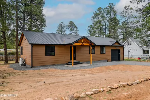 1982 Christmas Pine Dr, Overgaard, AZ 85933