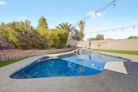 Exterior - 7338 E Greenway St, Mesa, AZ 85207 photo 8 of 8