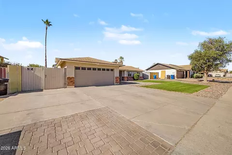 Exterior - 7338 E Greenway St, Mesa, AZ 85207 photo 3 of 8