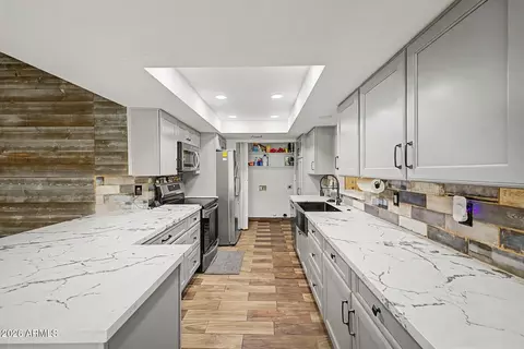 Kitchen - 7338 E Greenway St, Mesa, AZ 85207 photo 1 of 3