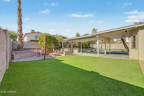 Exterior - 7338 E Greenway St, Mesa, AZ 85207 photo 4 of 8