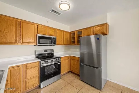 Kitchen - 6535 E Alder Ave, Mesa, AZ 85206 photo 2 of 3