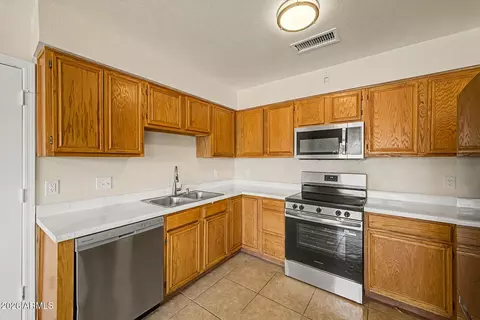 Kitchen - 6535 E Alder Ave, Mesa, AZ 85206 photo 1 of 3