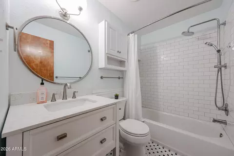 Bath - 5114 E Monte Vista Rd, Phoenix, AZ 85008 photo 2 of 2