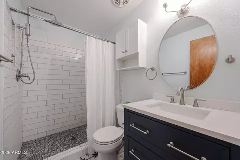 Bath - 5114 E Monte Vista Rd, Phoenix, AZ 85008 photo 1 of 2